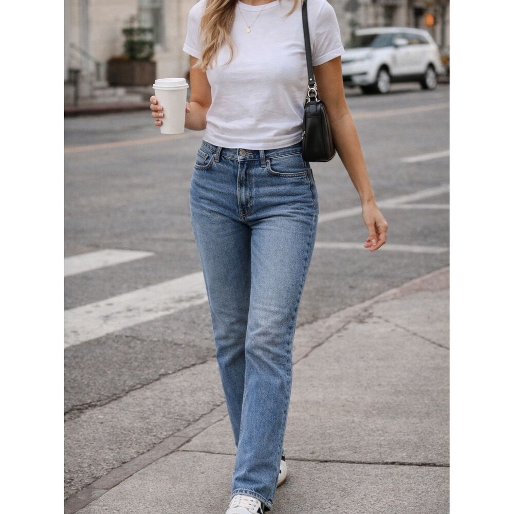 Driftwood Medium Wash Straight Leg Jeans 28 Mid Rise Stretch Denim Classic